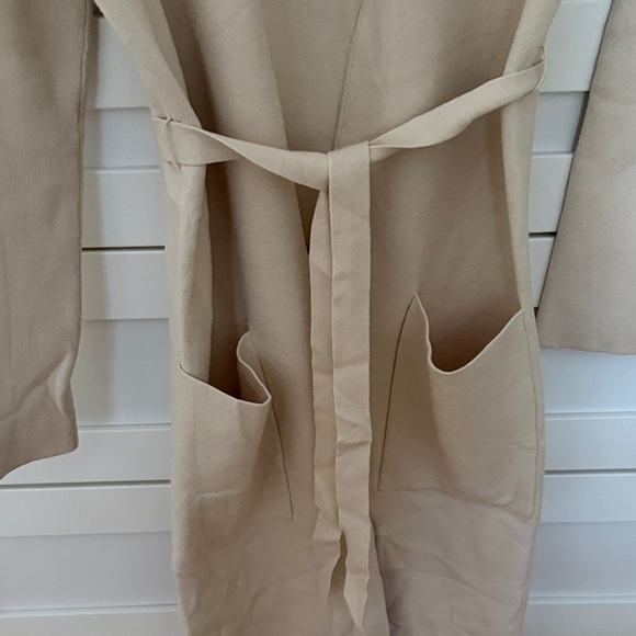 Babaton Beige Robe - Picture 4 of 7